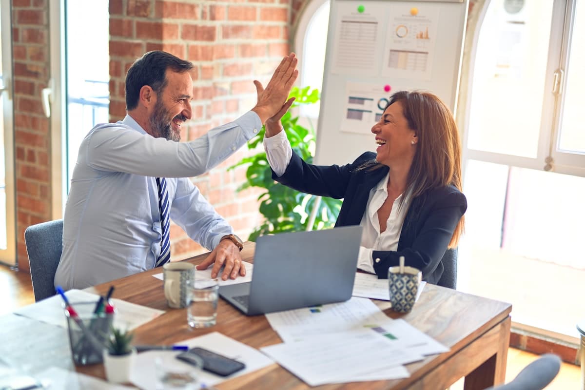 Operators meeting with a Fundivi advisor